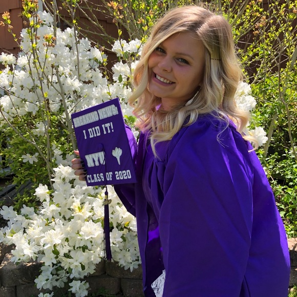 Meet your Posher, Katie - Picture 3 of 5